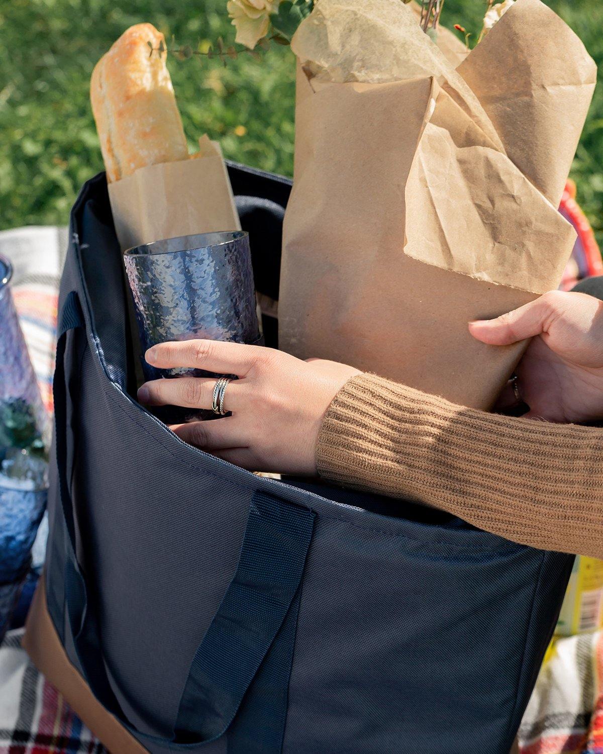 INSULATED TOTE BAG | NAVY | Planet E .