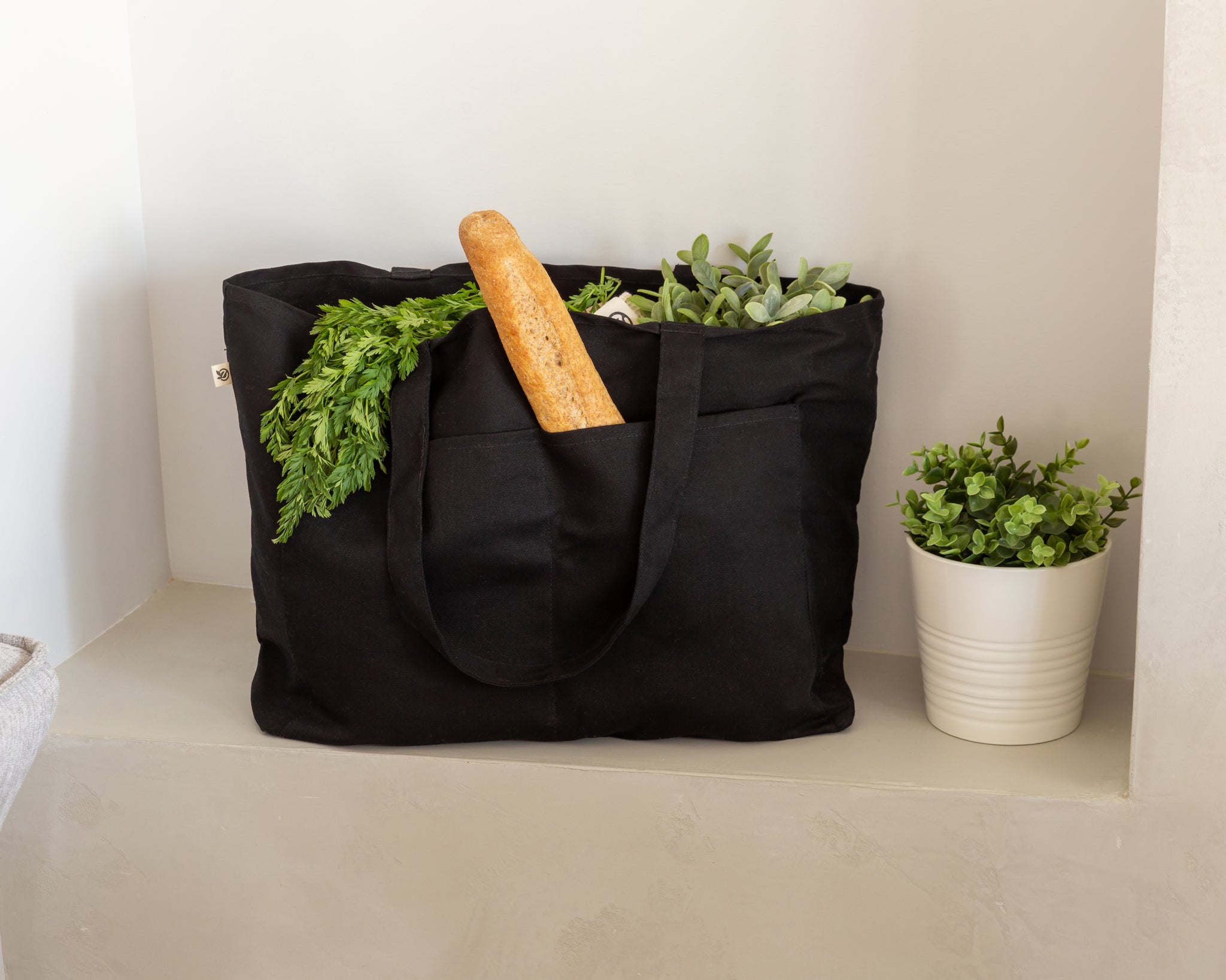 EVERYDAY CANVAS TOTE WITH POCKETS | Planet E .